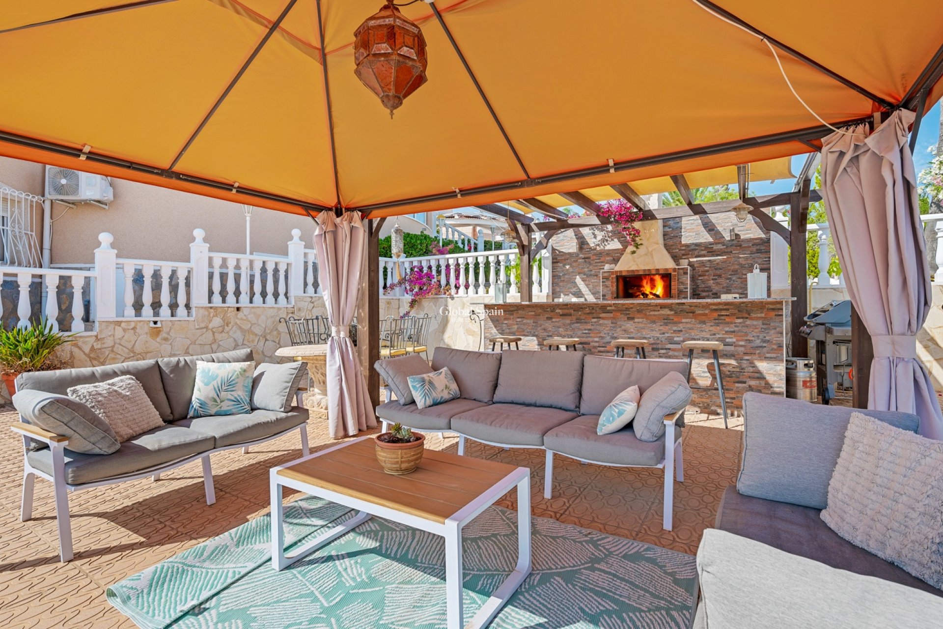 Wederverkoop - Villa -
CIUDAD QUESADA