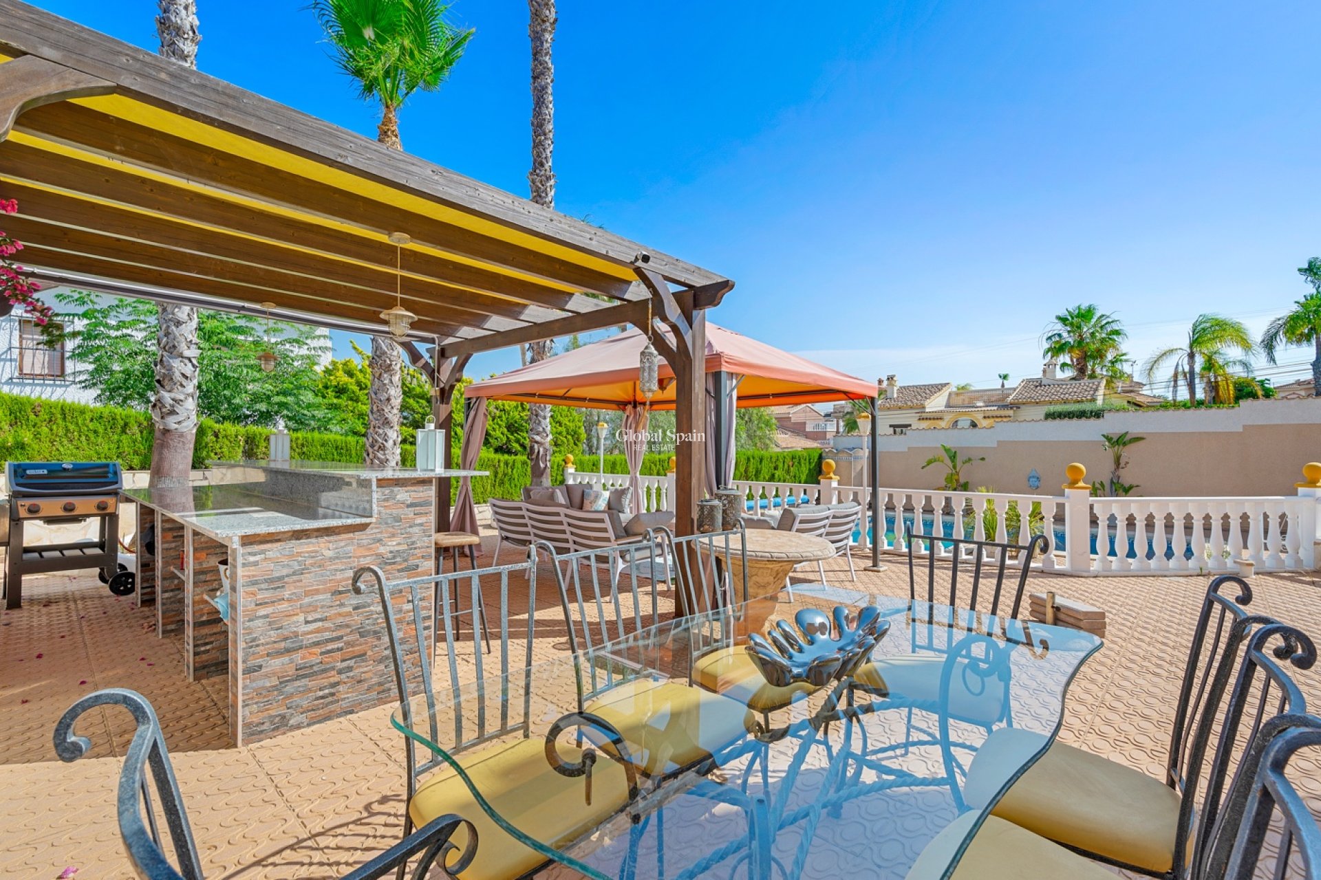 Wederverkoop - Villa -
CIUDAD QUESADA