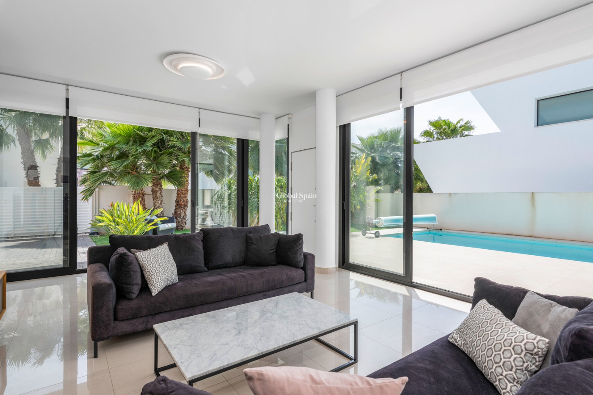 Wederverkoop - VILLA -
CIUDAD QUESADA