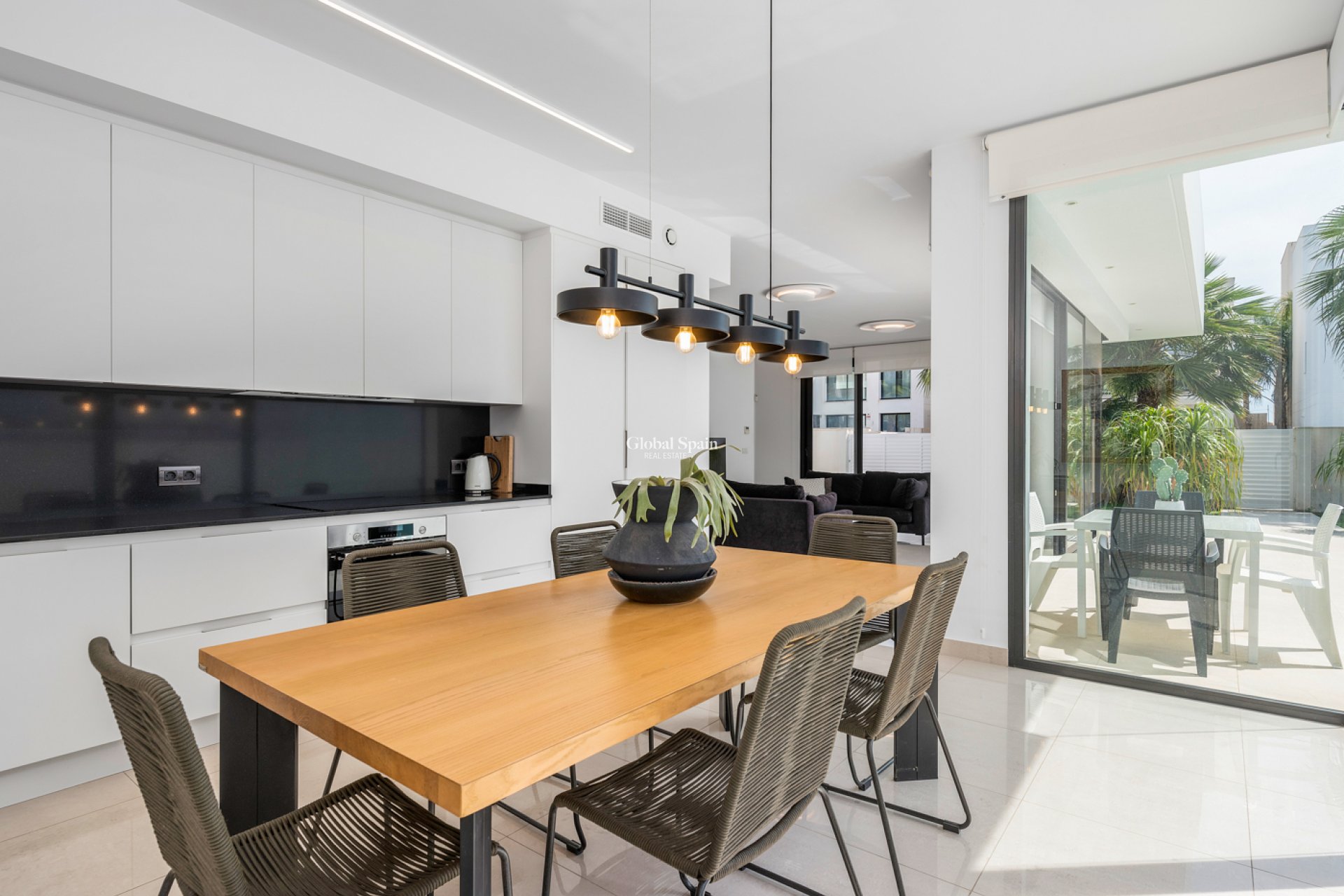 Wederverkoop - VILLA -
CIUDAD QUESADA