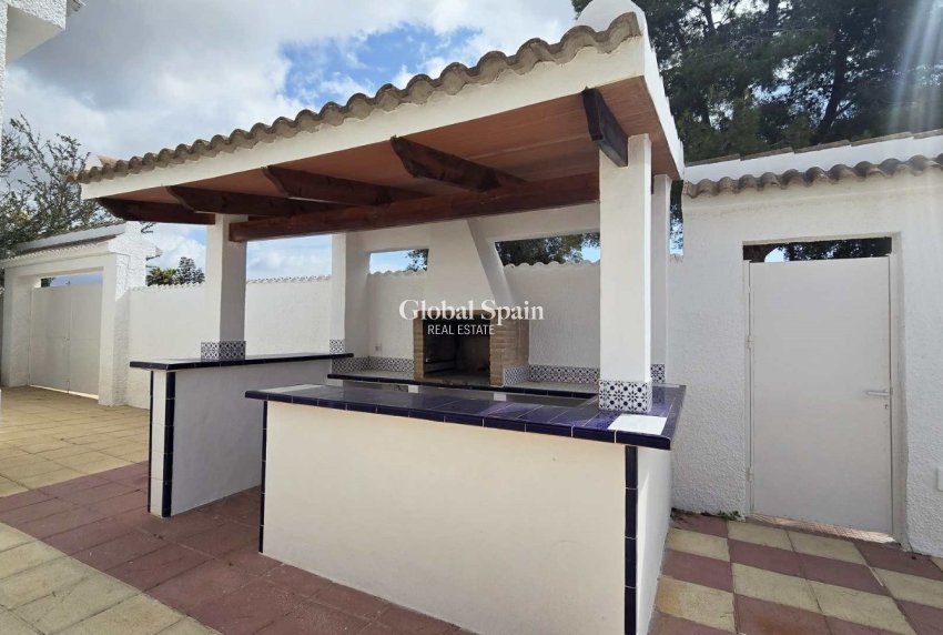 Wederverkoop - Villa -
CIUDAD QUESADA