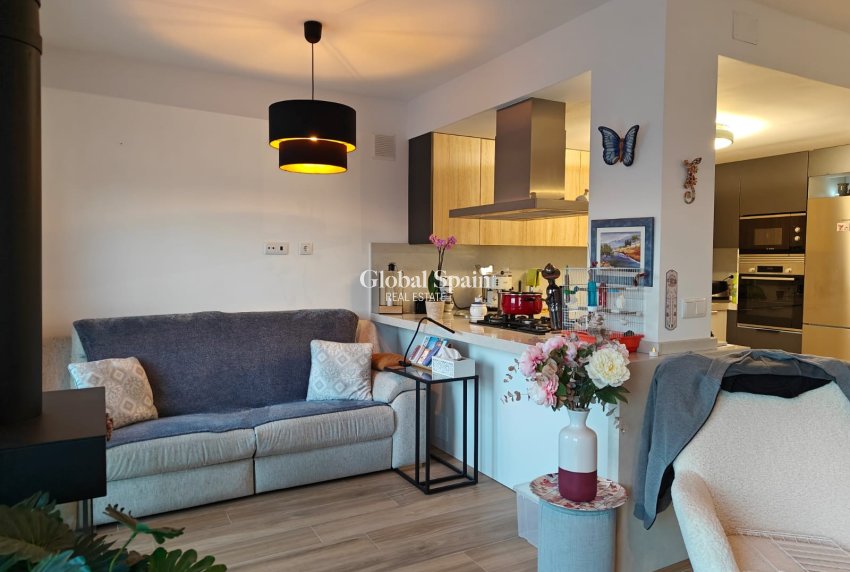 Wederverkoop - VILLA -
COX - Cox