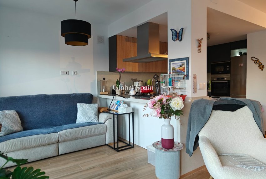 Wederverkoop - VILLA -
COX - Cox