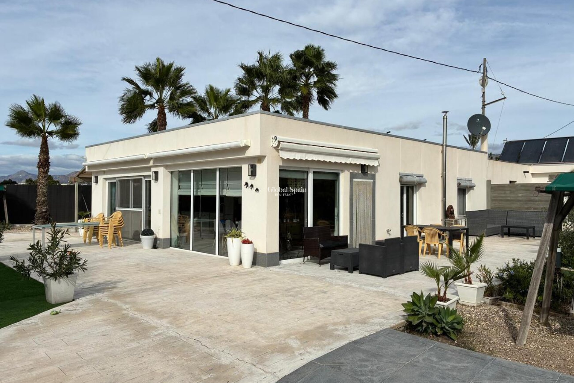 Wederverkoop - VILLA -
CREVILLENTE - Costa Blanca