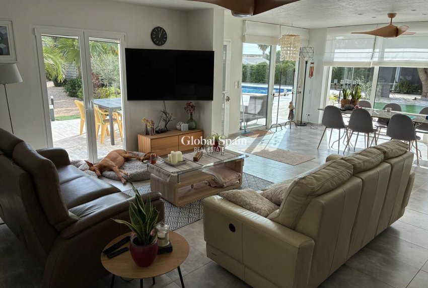Wederverkoop - VILLA -
CREVILLENTE - Costa Blanca
