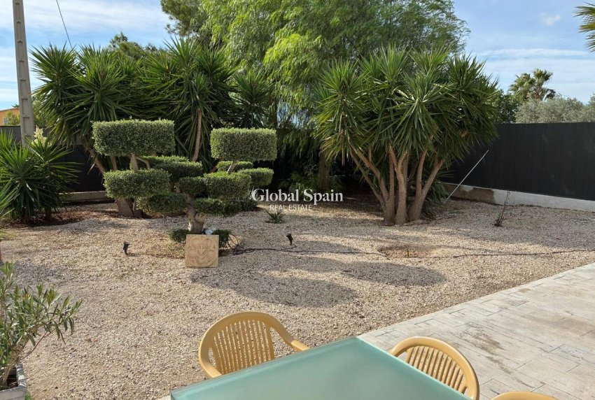 Wederverkoop - VILLA -
CREVILLENTE - Costa Blanca