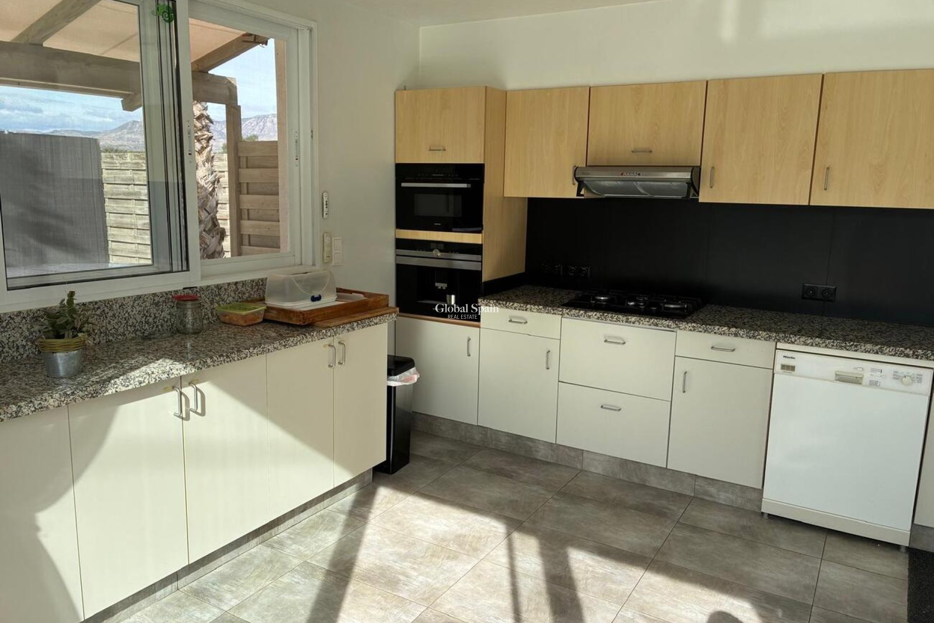 Wederverkoop - VILLA -
CREVILLENTE - Costa Blanca