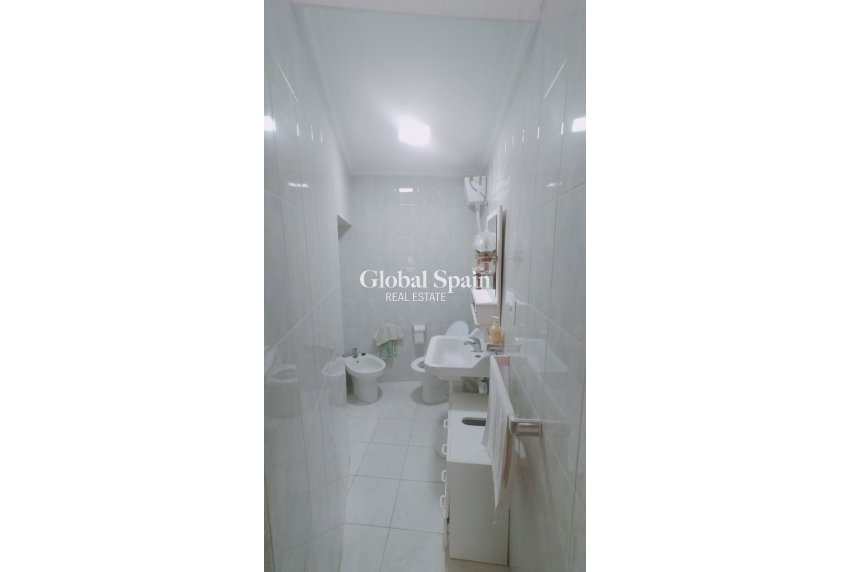 Wederverkoop - VILLA -
CREVILLENTE - Inland