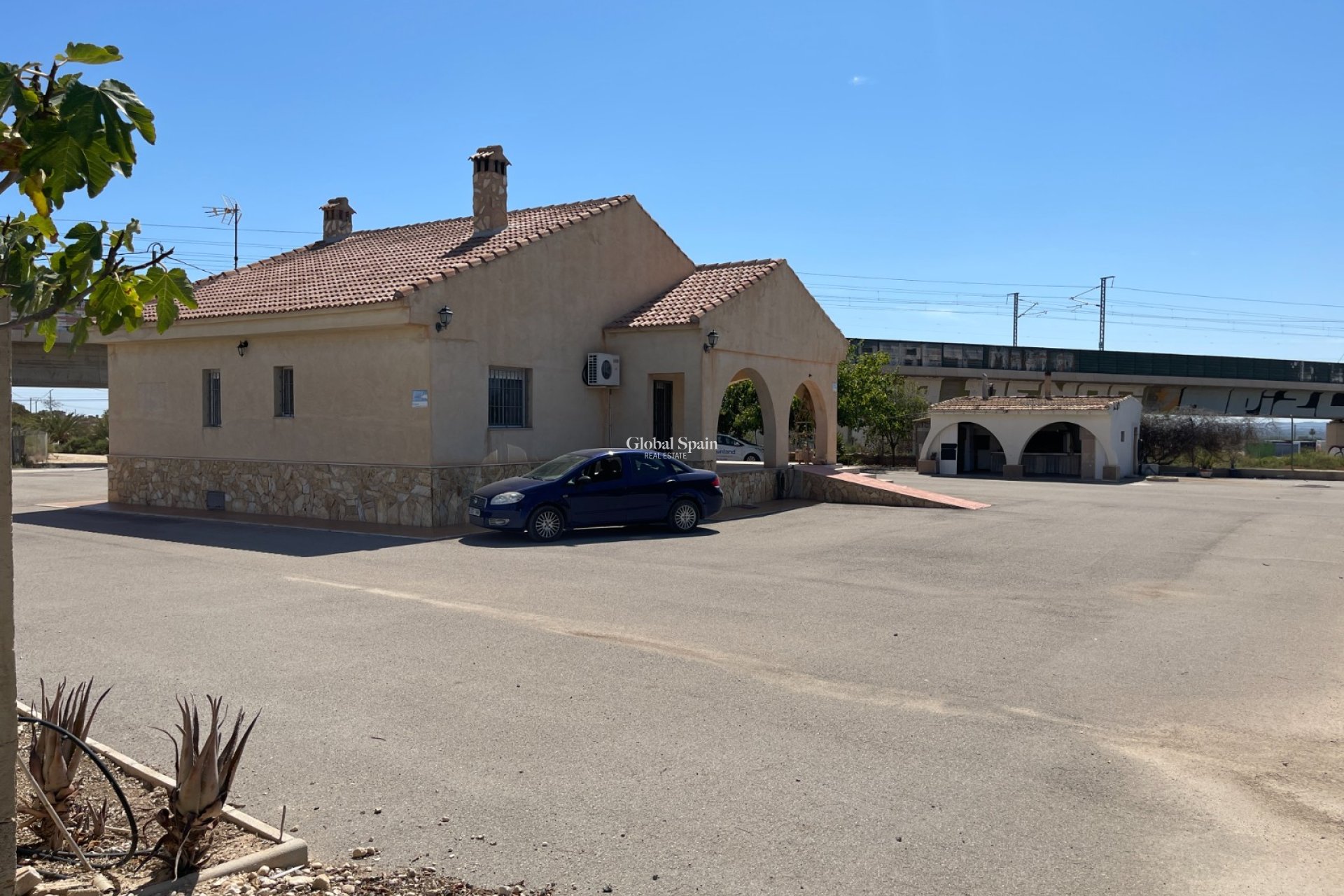 Wederverkoop - VILLA -
CREVILLENTE - Inland