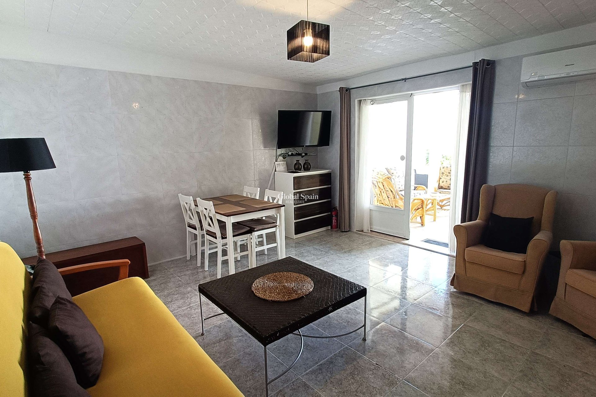 Wederverkoop - VILLA -
CREVILLENTE - Inland