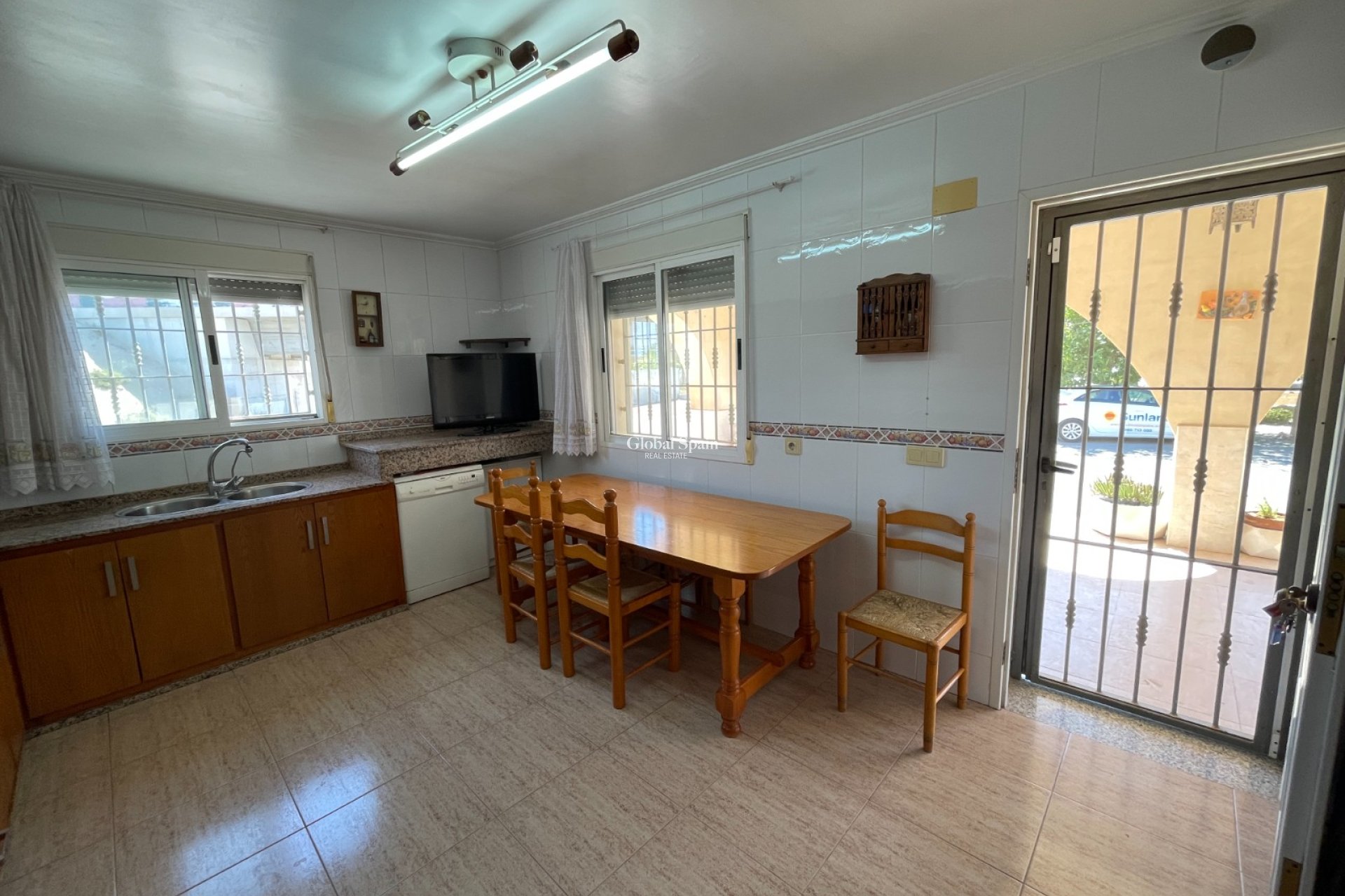 Wederverkoop - VILLA -
CREVILLENTE - Inland
