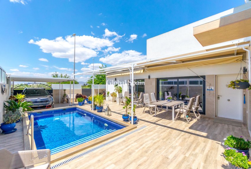 Wederverkoop - VILLA -
DAYA NUEVA - Costa Blanca