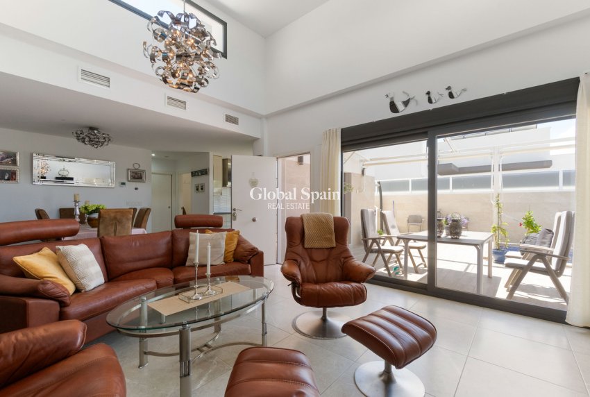 Wederverkoop - VILLA -
DAYA NUEVA - Costa Blanca