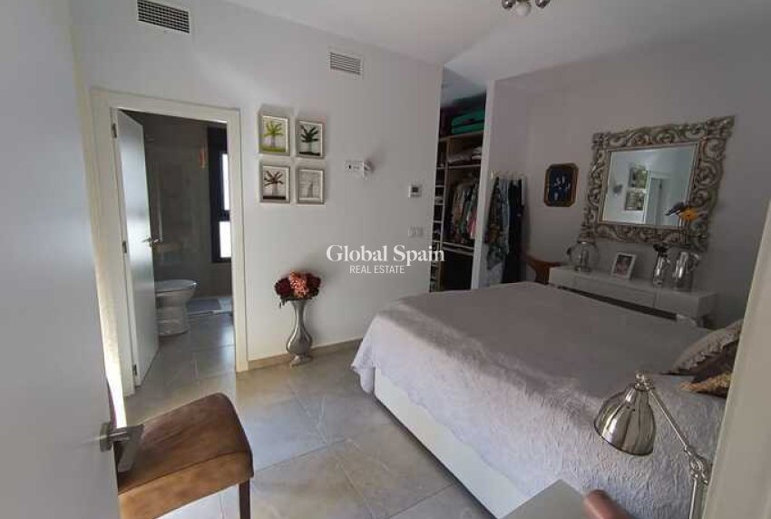 Wederverkoop - VILLA -
DAYA NUEVA - Costa Blanca