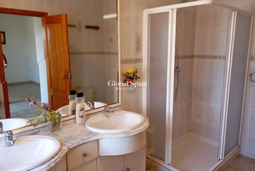 Wederverkoop - VILLA -
DAYA NUEVA - Costa Blanca