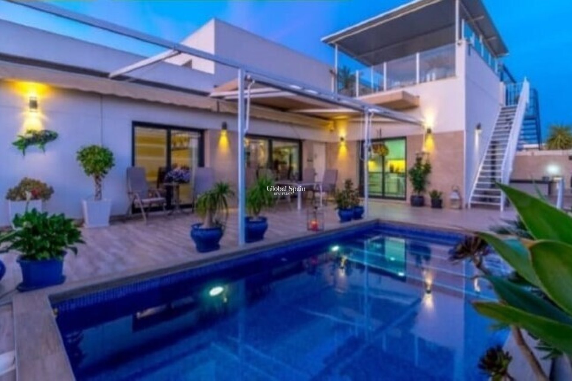 Wederverkoop - VILLA -
DAYA NUEVA - Costa Blanca