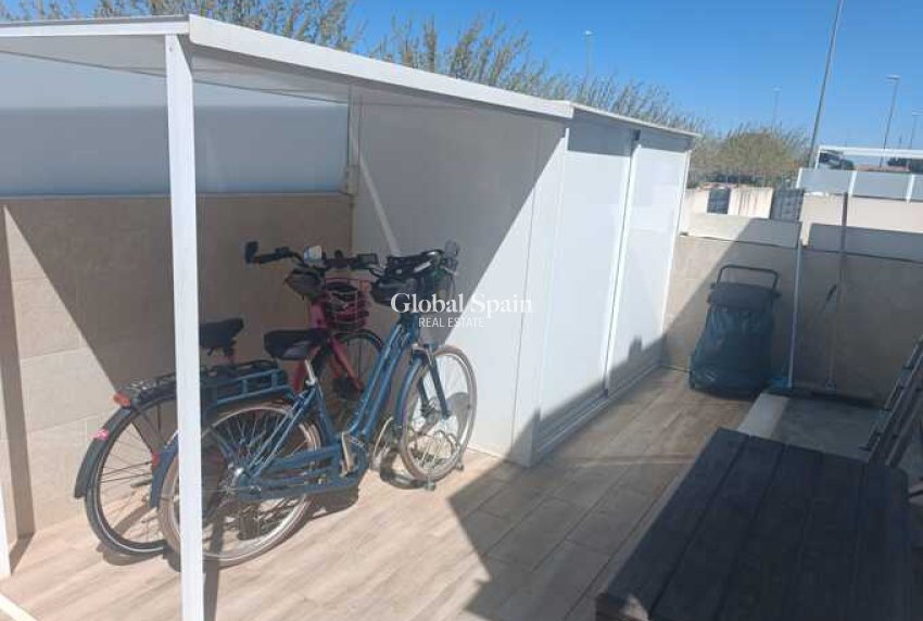 Wederverkoop - VILLA -
DAYA NUEVA - Costa Blanca