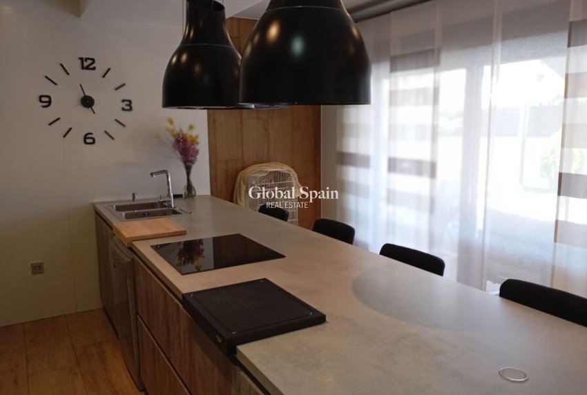 Wederverkoop - VILLA -
DAYA NUEVA - Costa Blanca