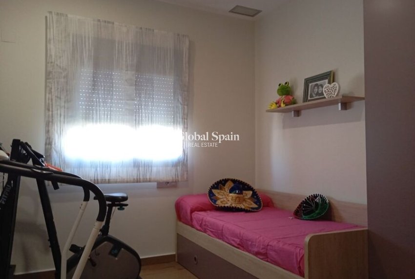 Wederverkoop - VILLA -
DAYA NUEVA - Costa Blanca