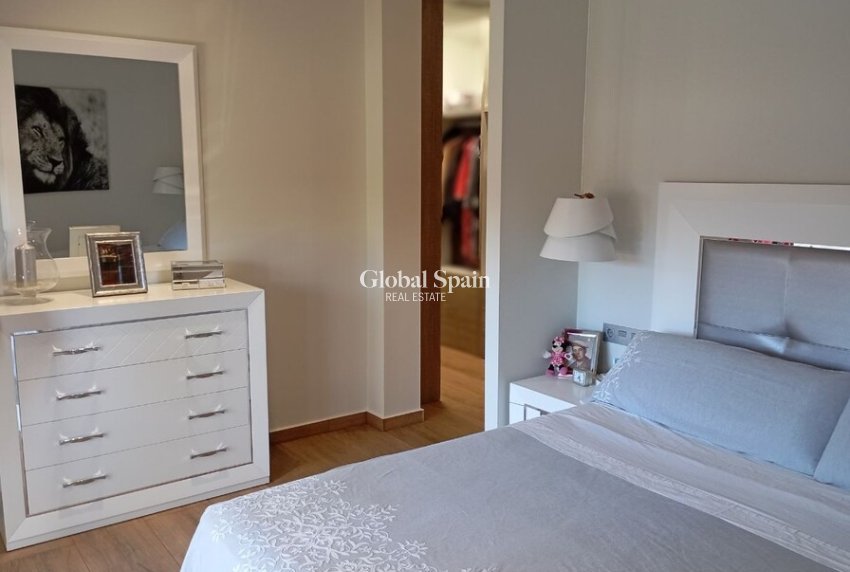 Wederverkoop - VILLA -
DAYA NUEVA - Costa Blanca