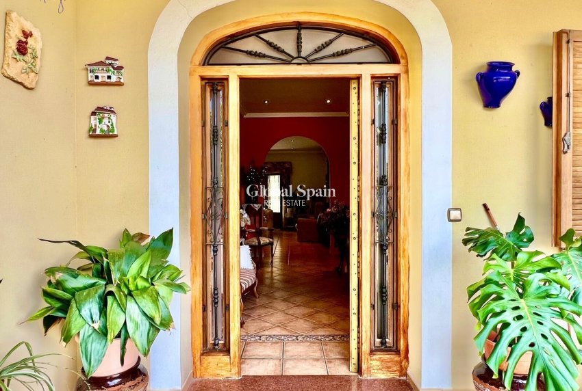 Wederverkoop - VILLA -
DAYA VIEJA - Costa Blanca Sur