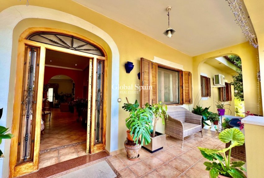 Wederverkoop - VILLA -
DAYA VIEJA - Costa Blanca Sur