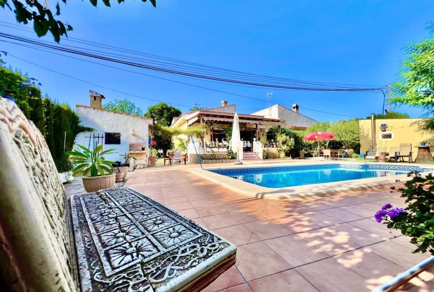 Wederverkoop - VILLA -
DAYA VIEJA - Costa Blanca Sur