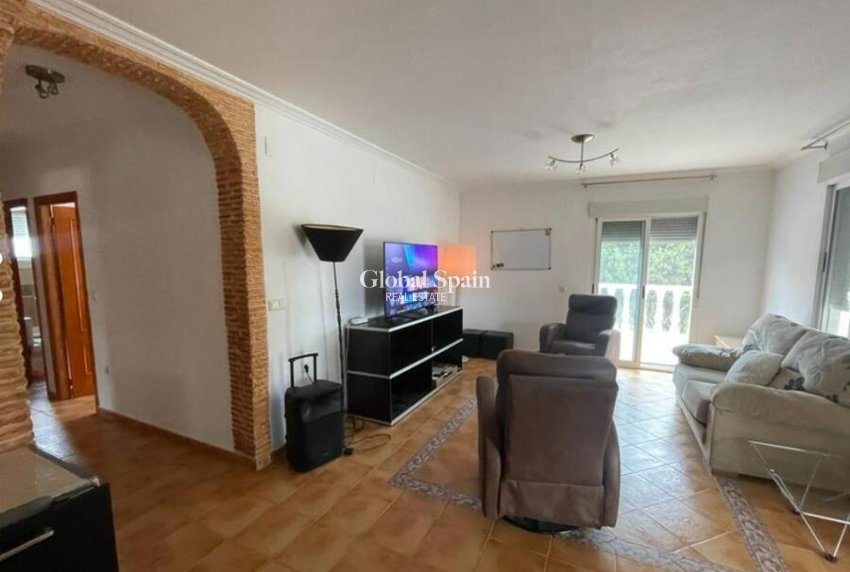 Wederverkoop - VILLA -
DAYA VIEJA - Costa Blanca