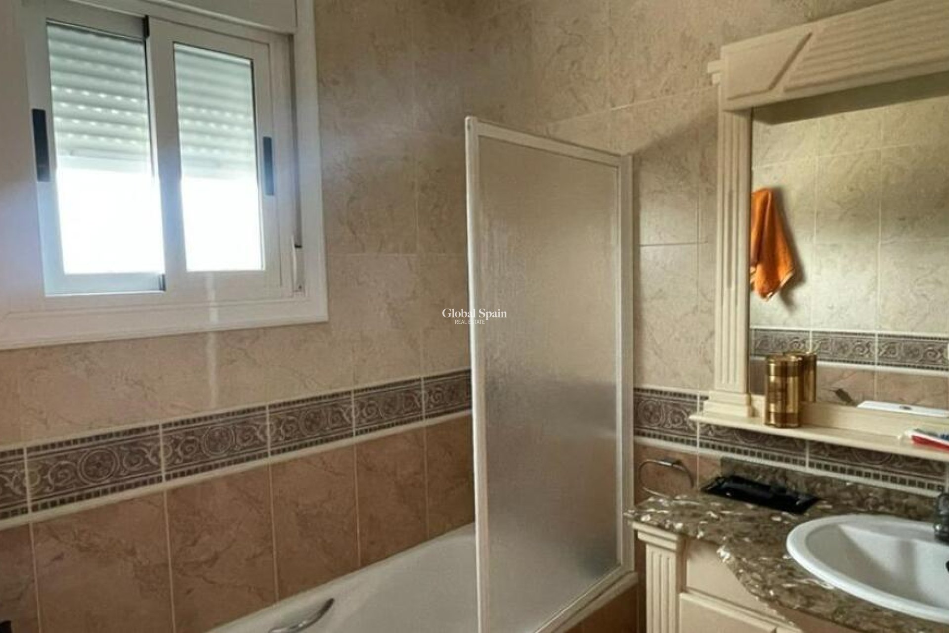 Wederverkoop - VILLA -
DAYA VIEJA - Costa Blanca