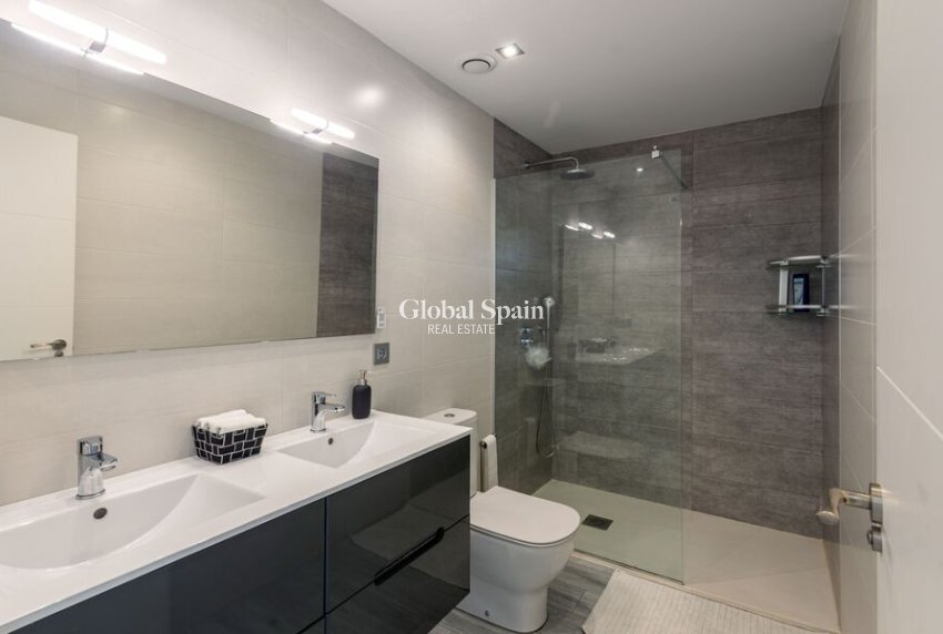 Wederverkoop - VILLA -
DAYA VIEJA - Costa Blanca