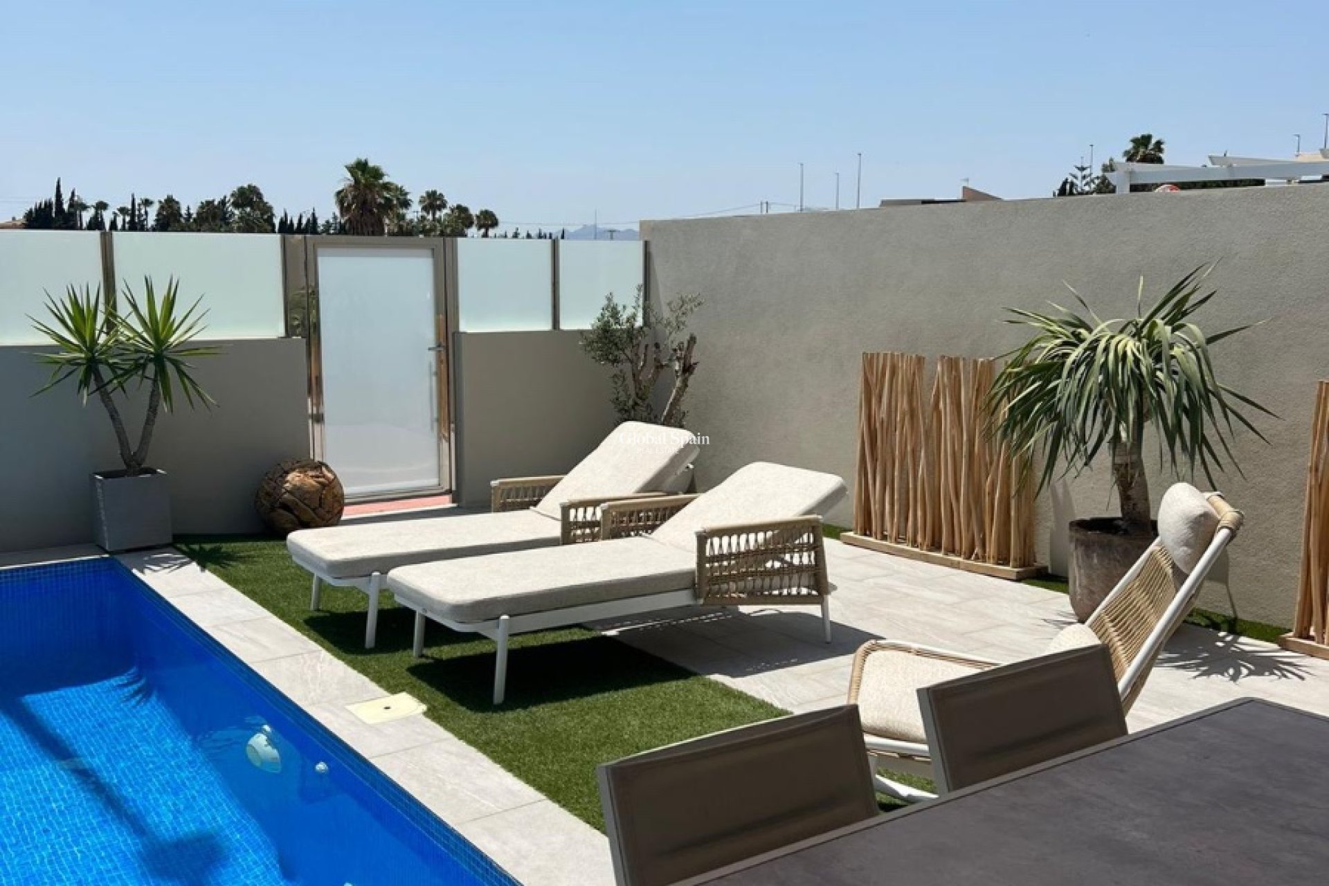 Wederverkoop - VILLA -
DAYA VIEJA - Costa Blanca