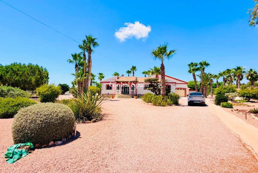 Wederverkoop - VILLA -
DAYA VIEJA - Costa Blanca