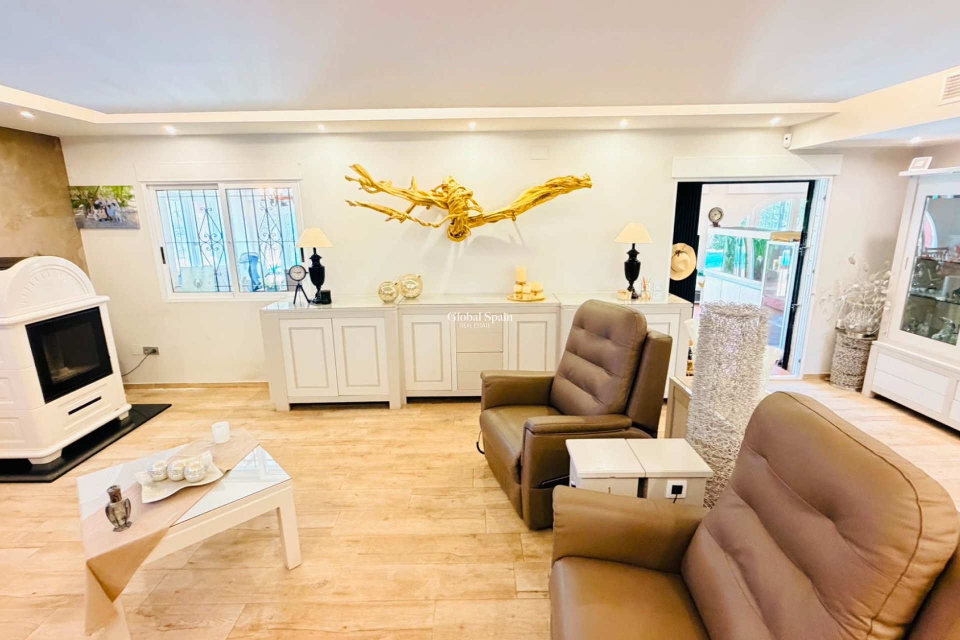 Wederverkoop - VILLA -
DAYA VIEJA - Costa Blanca