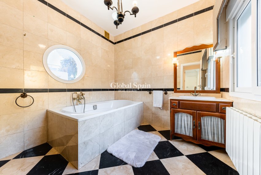 Wederverkoop - VILLA -
DEHESA DE CAMPOAMOR - Costa Blanca