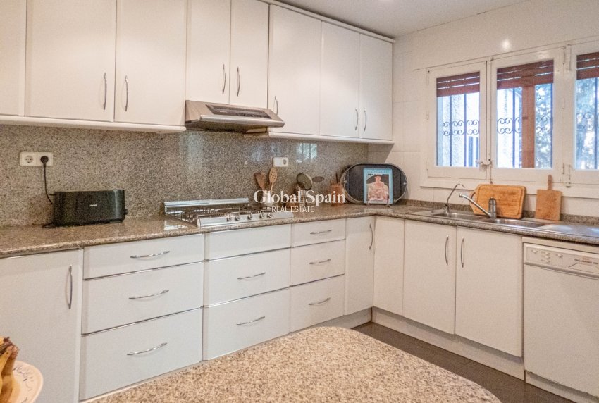 Wederverkoop - VILLA -
DEHESA DE CAMPOAMOR - Costa Blanca