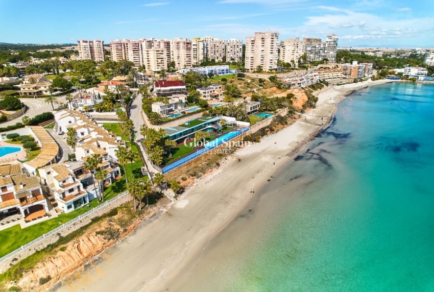 Wederverkoop - Villa -
DEHESA DE CAMPOAMOR