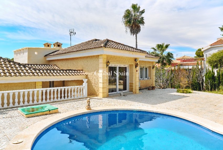 Wederverkoop - Villa -
DEHESA DE CAMPOAMOR