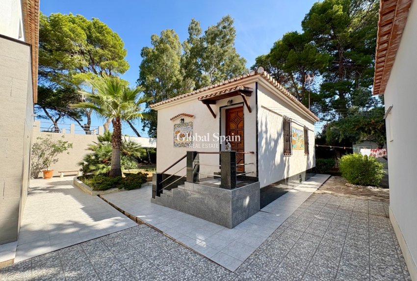 Wederverkoop - VILLA -
DENIA - Las Rotas - Les Rotes