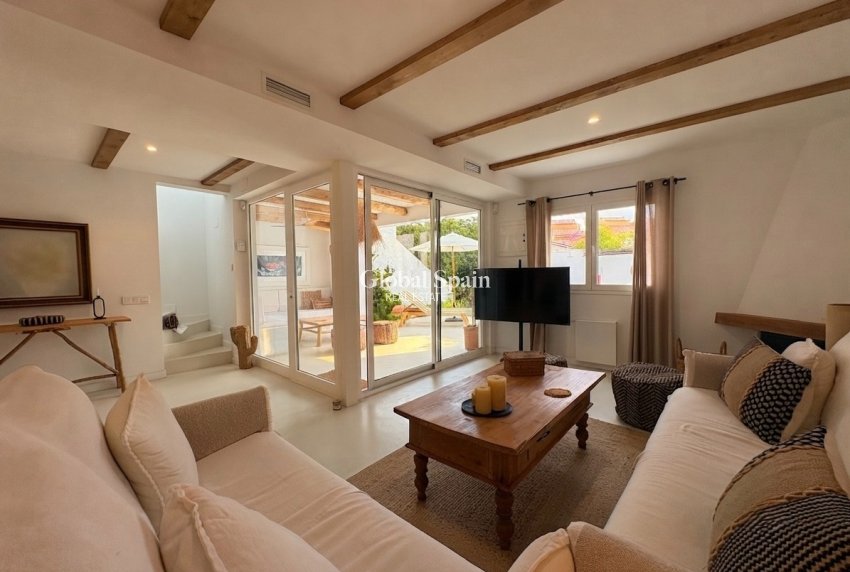 Wederverkoop - VILLA -
DENIA - Les Marines - Las Marinas