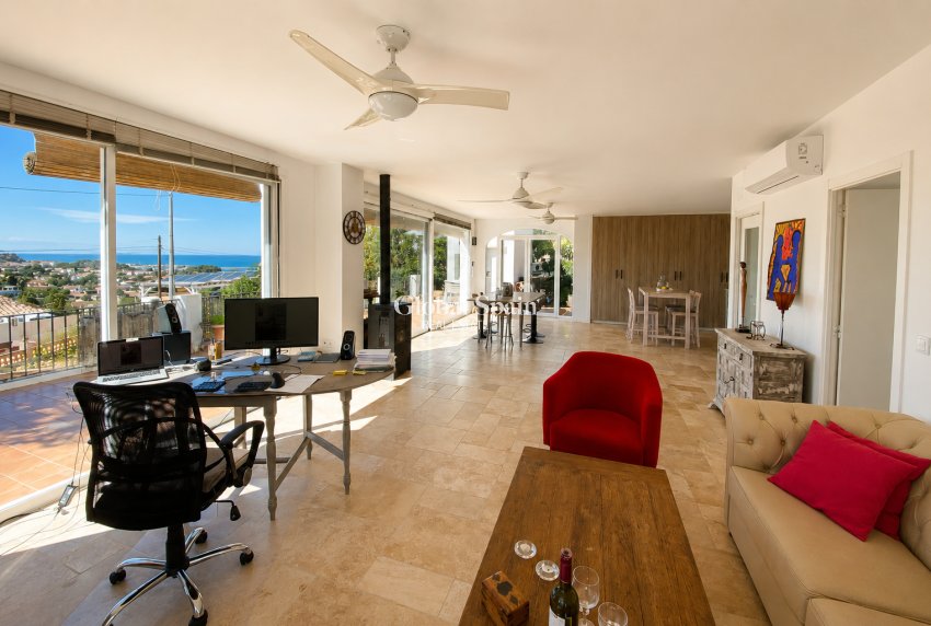 Wederverkoop - VILLA -
DENIA - Montgó