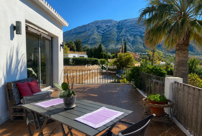 Wederverkoop - VILLA -
DENIA - Montgó