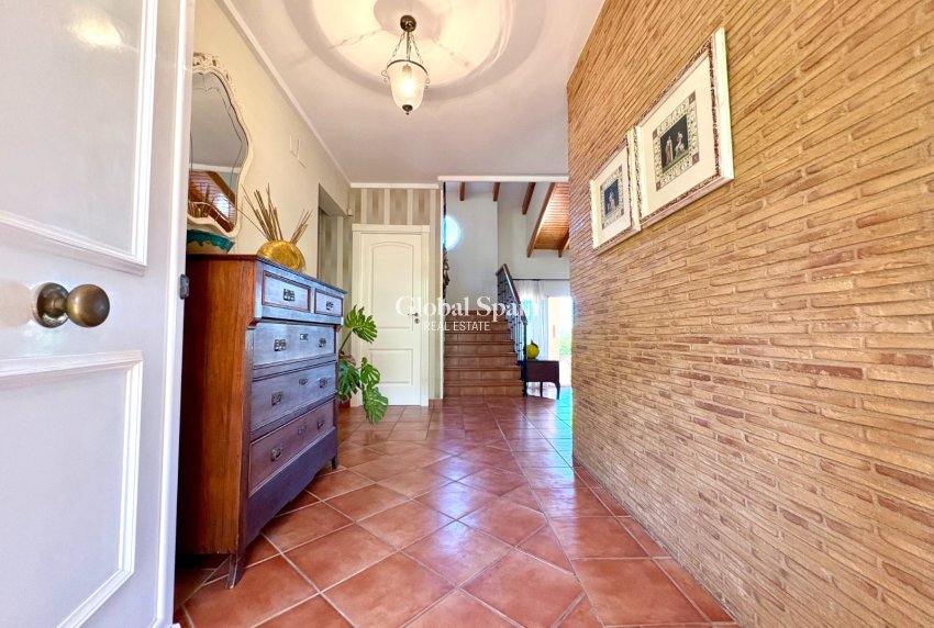 Wederverkoop - VILLA -
DENIA - Montgó