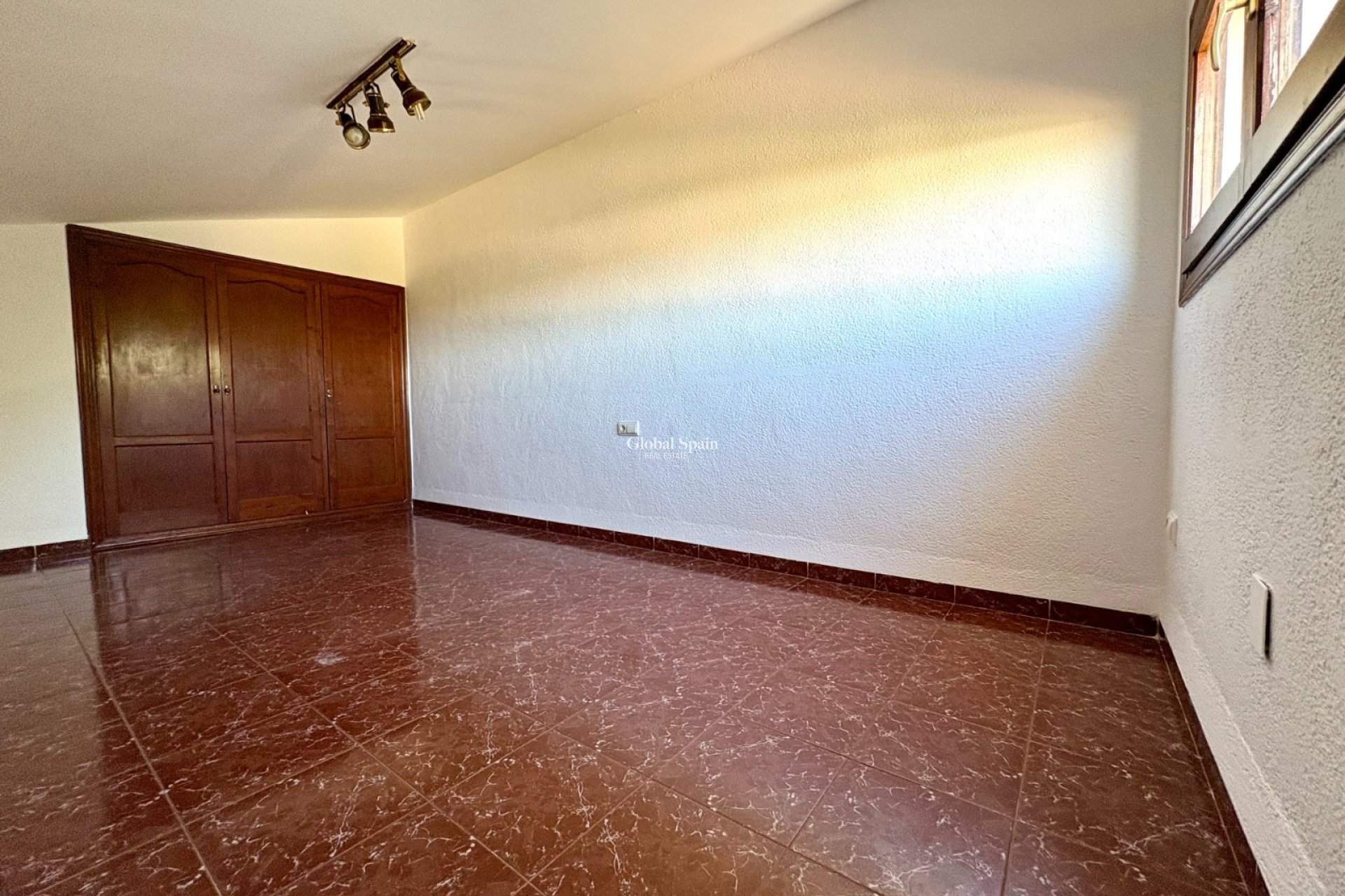 Wederverkoop - VILLA -
DENIA - Montgó