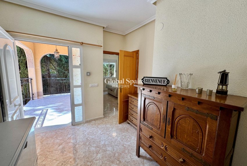 Wederverkoop - VILLA -
DOLORES - Cmno. Escorredor