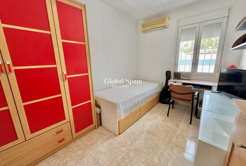 Wederverkoop - VILLA -
DOLORES - Comunidad Valenciana