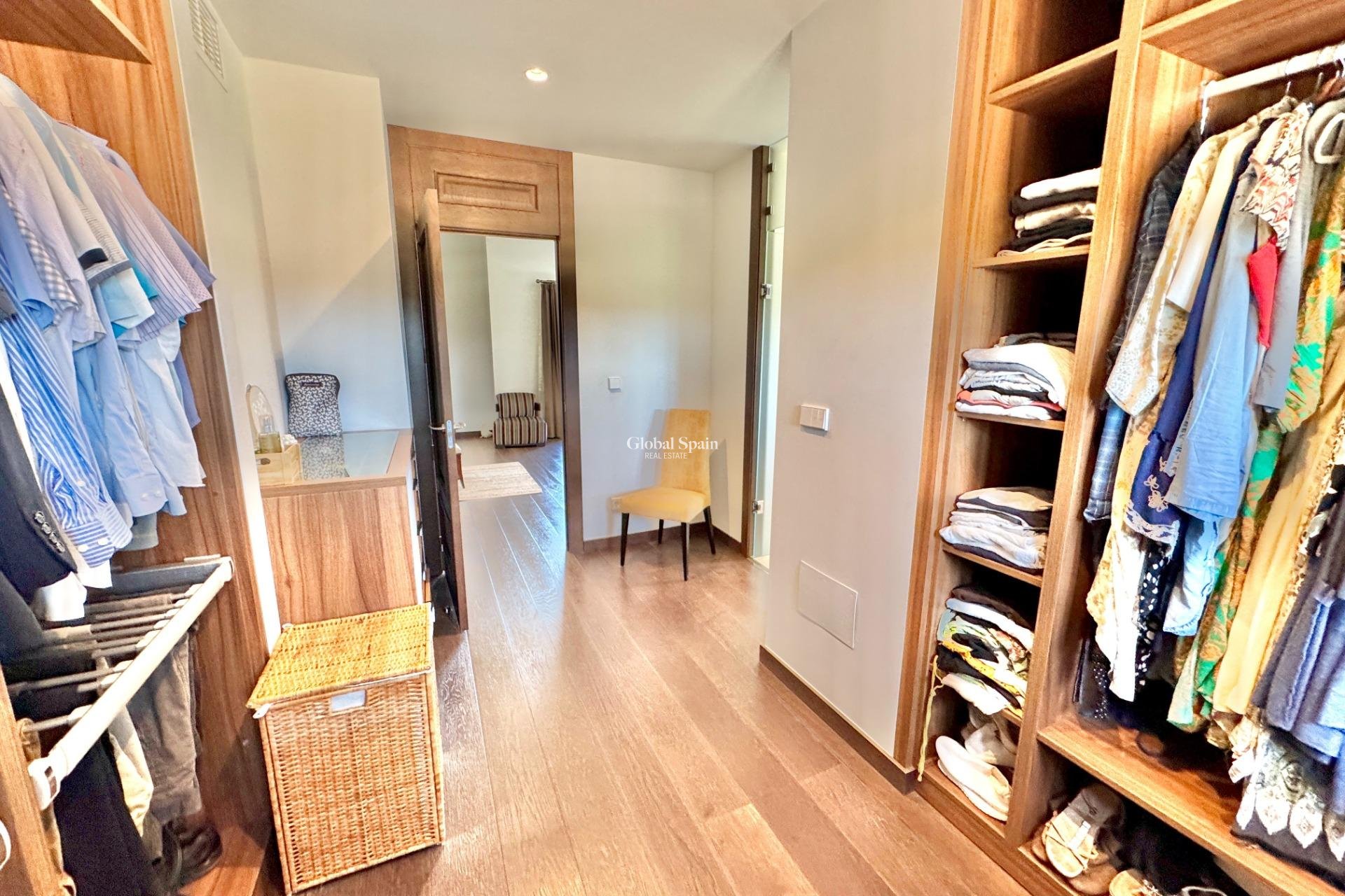 Wederverkoop - VILLA -
DOLORES - Comunidad Valenciana