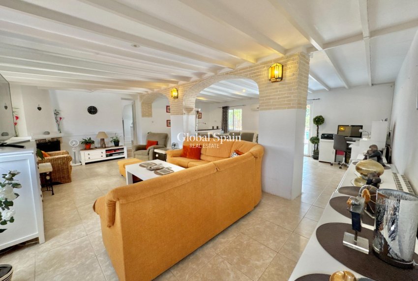 Wederverkoop - VILLA -
DOLORES - Comunidad Valenciana