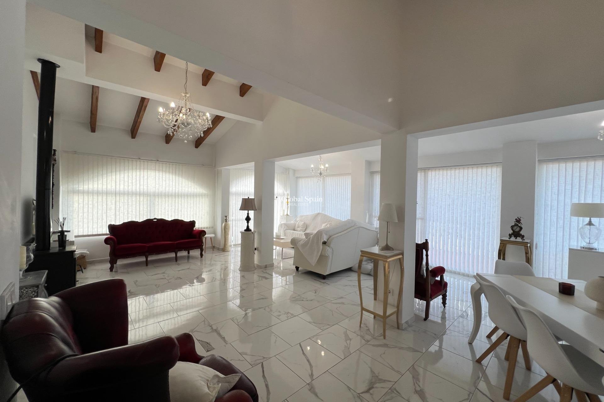 Wederverkoop - VILLA -
DOLORES - Comunidad Valenciana