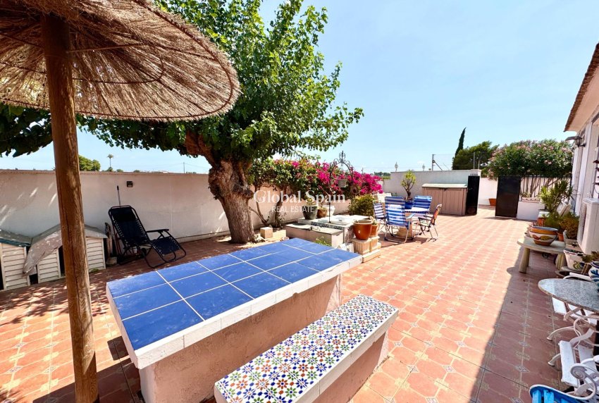 Wederverkoop - VILLA -
DOLORES - Comunidad Valenciana