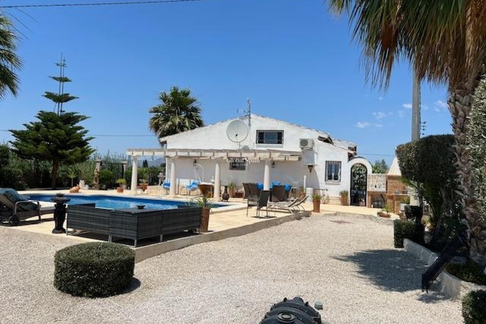 Wederverkoop - VILLA -
DOLORES - Comunidad Valenciana